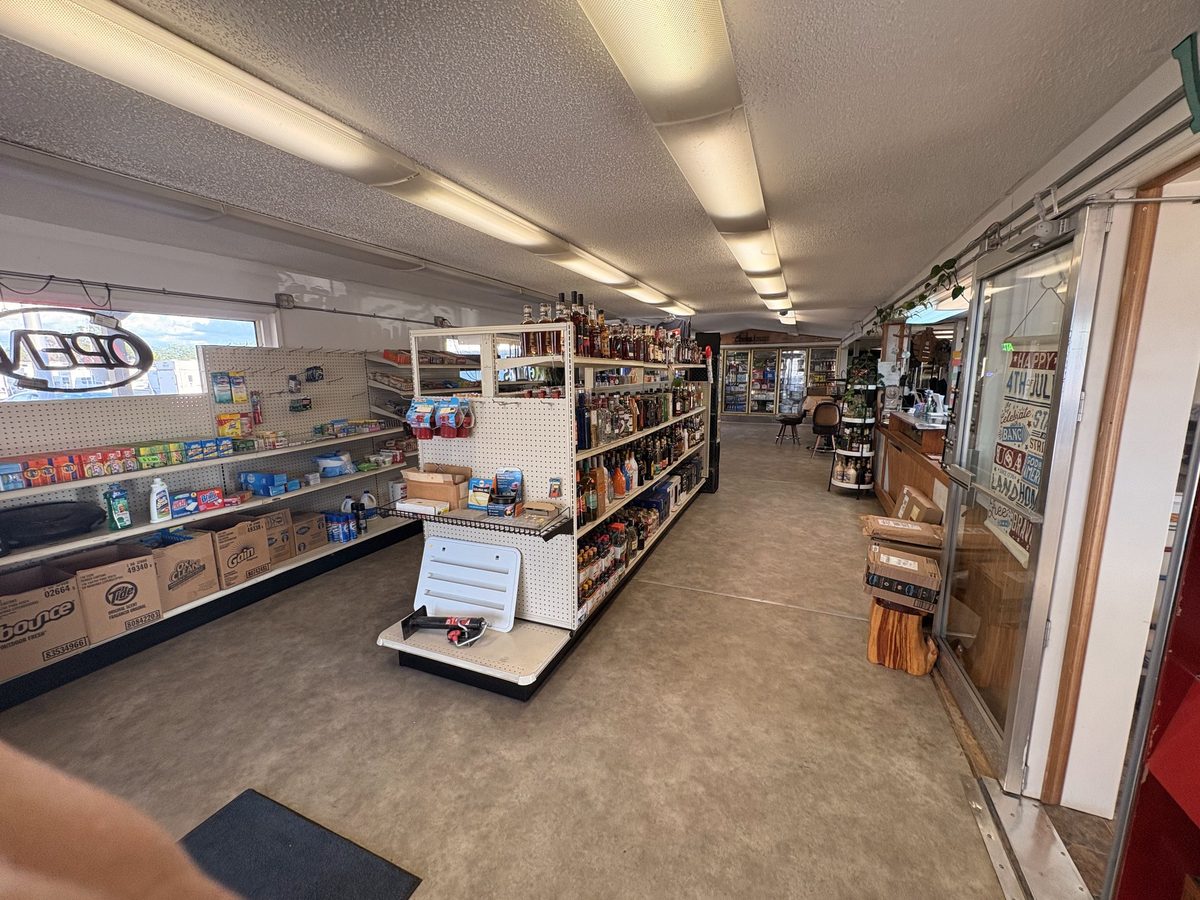 Inside the convenience store at Lincoln Highway RV Park